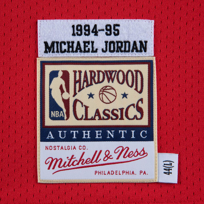 BAJU BASKET MITCHELL N NESS Authentic Jersey Chicago Bulls 1994-95 Michael Jordan