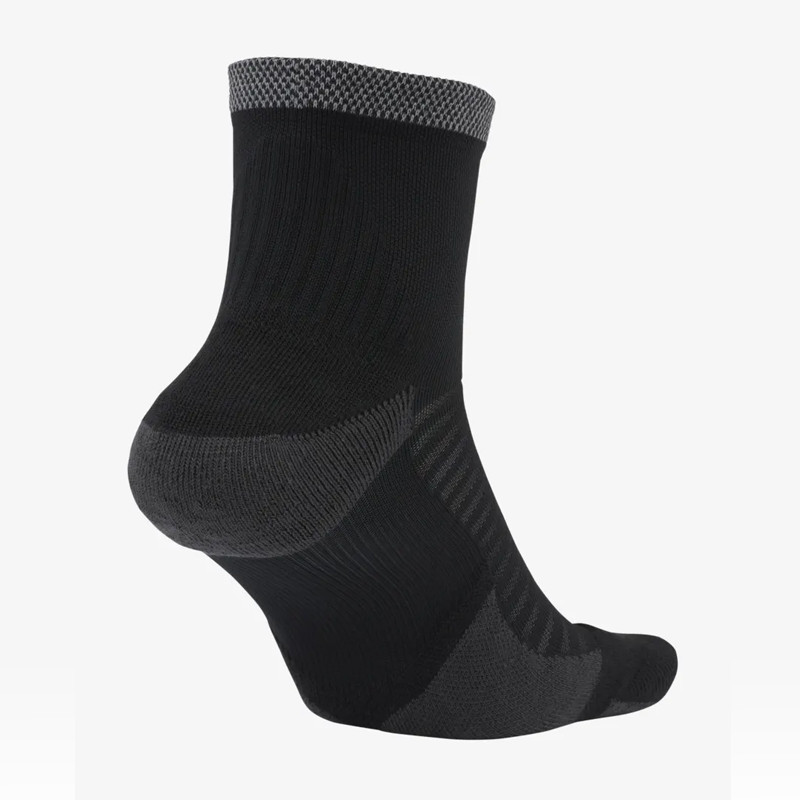 KAOS KAKI LARI NIKE Dri-FIT Spark Cushioned Ankle Running Socks